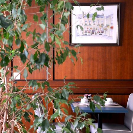 Coq Hotel Montreuil  Екстер'єр фото