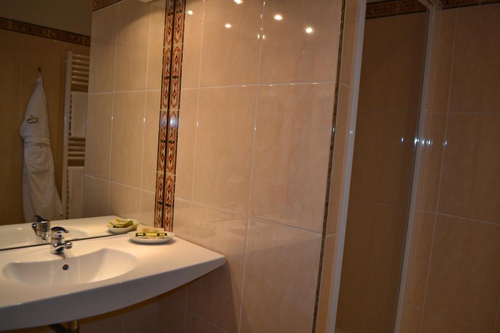 Coq Hotel Montreuil  Екстер'єр фото