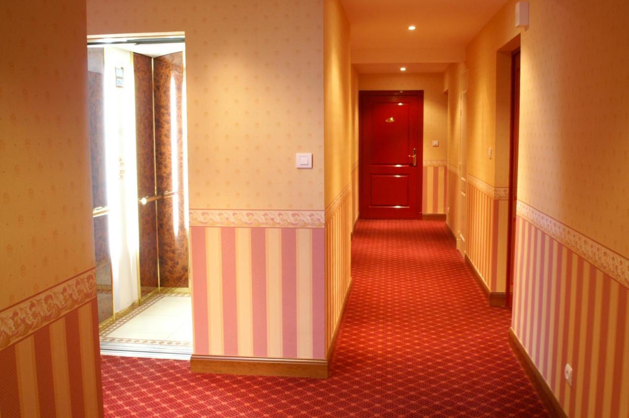 Coq Hotel Montreuil  Екстер'єр фото